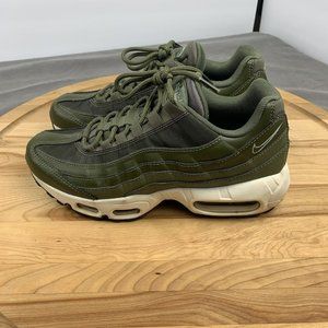 NIKE AIR MAX 95 OLIVE CANVAS/WHITE WM SZ 7.5 [307960-304]